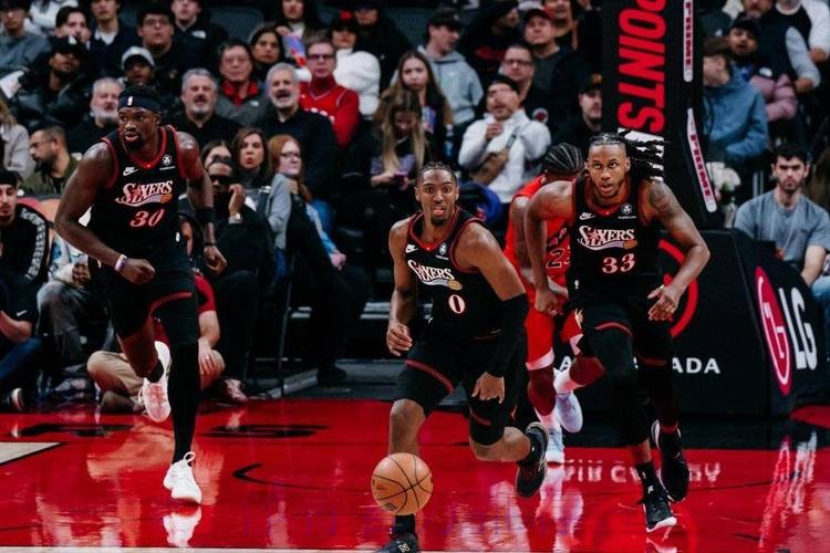 38分4板5助2断2帽,马克西燃尽遭绝杀!76人丢卡位战暴露致命短板 38分4板5助2断2帽,马克西燃尽遭绝杀!76人丢卡位战暴露致命短板