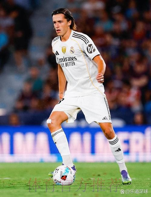 阿斯:皇马面临艰苦赛程 右后卫人选成安帅的难题 阿斯:皇马面临艰苦赛程 右后卫人选成安帅的难题